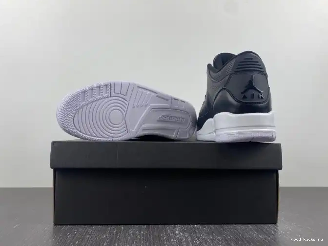 Monday Cyber 136064-020 3 (2016) Jordan Retro 0605